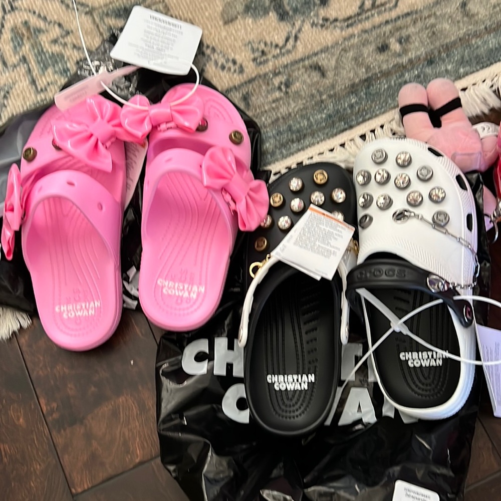 Christian Cowan X Crocs Classic 2 Strap Sandal pink is m6, w8 - brand new